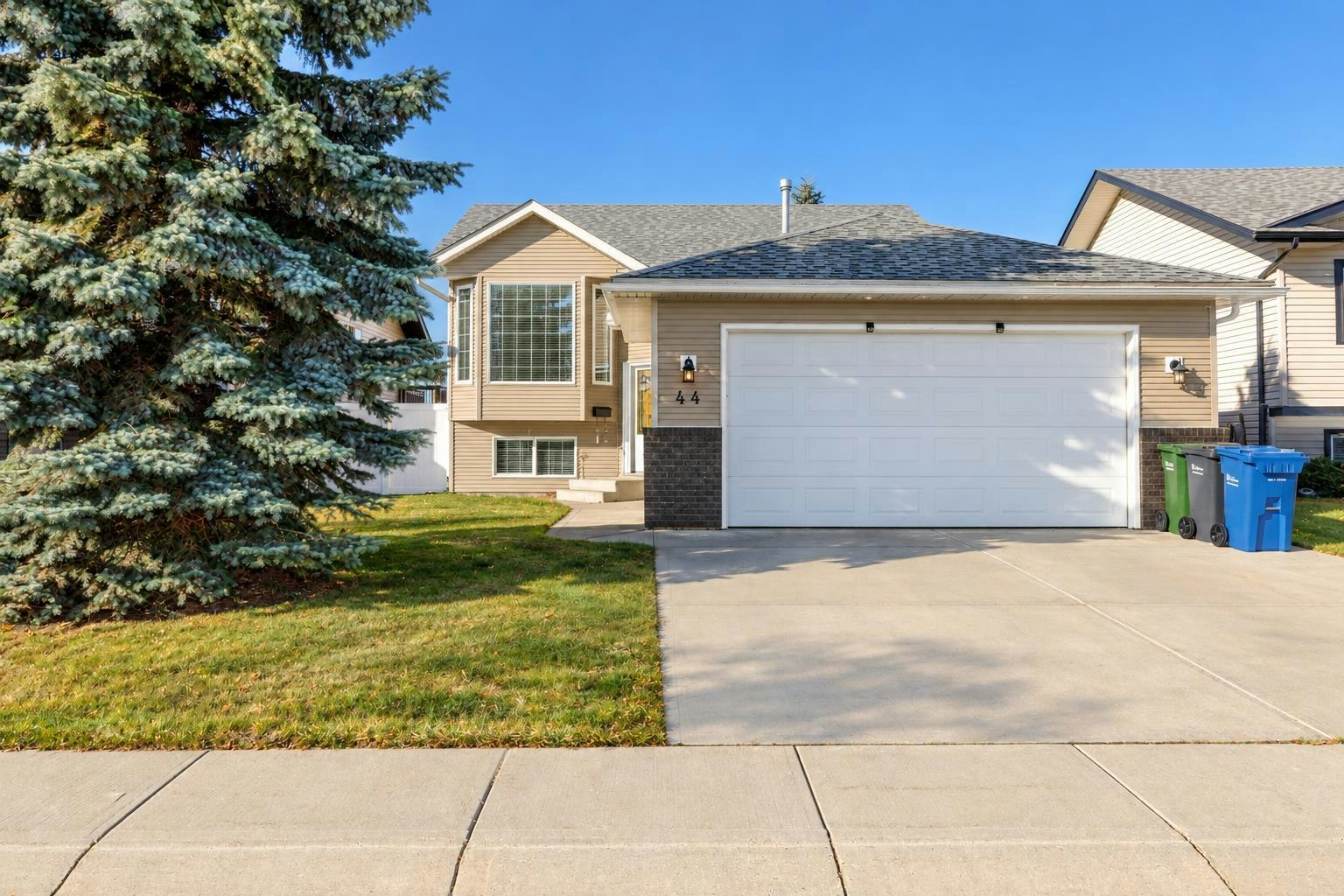 44 Isaacson Crescent, Red Deer, AB, T4R 3N1