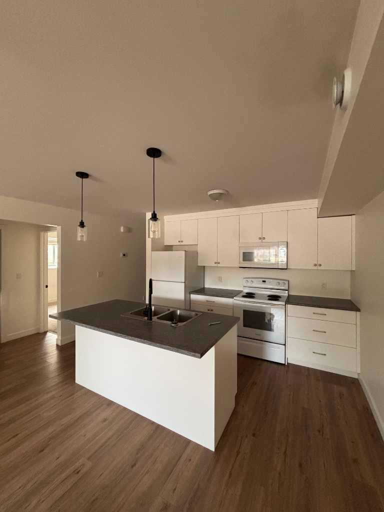 A-6014 55 Street, Taber, AB, T1G 1K3 - 4