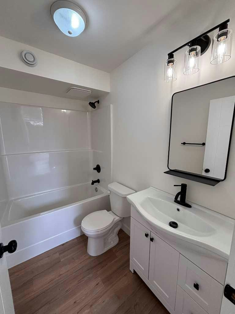 E-6014 54 Street, Taber, AB, T1G 1K3 - 6