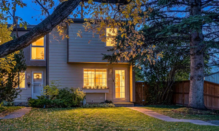 54-1845 Lysander Crescent SE