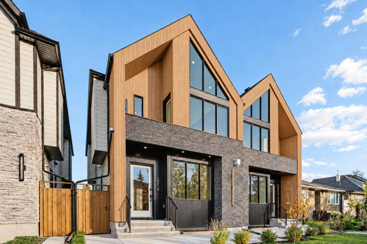 2216 35 Street SW, Calgary, AB, T3E 2X8