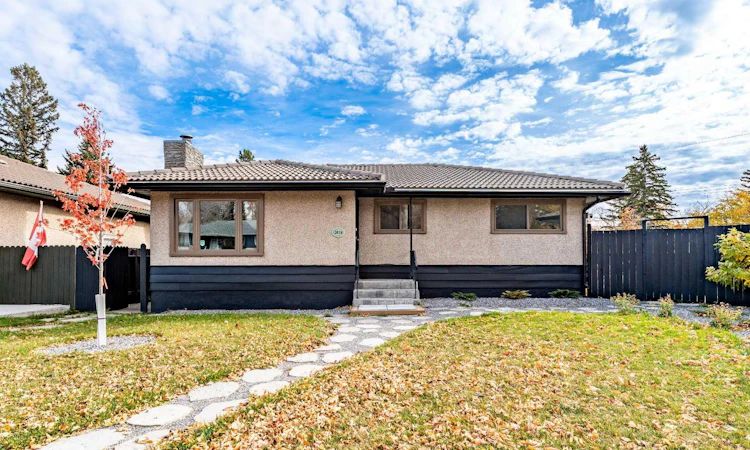 2018 Cottonwood Crescent SE