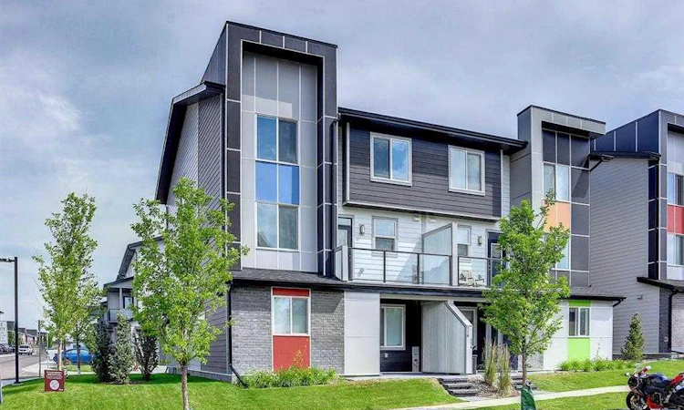 203-245 Redstone NE