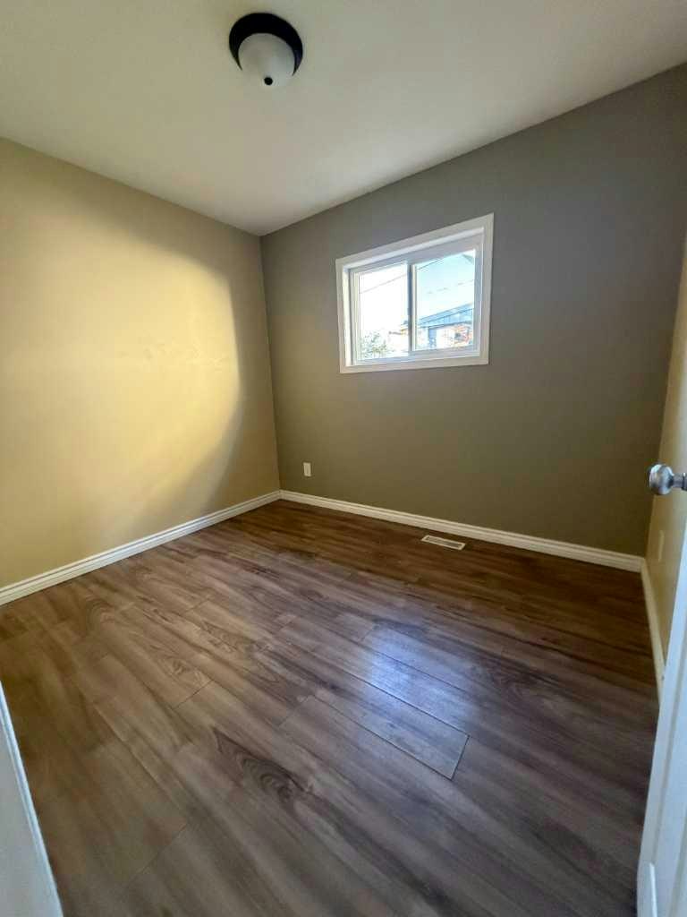B-11320 97 Street, Grande Prairie, AB, T8V 3M9 - 10
