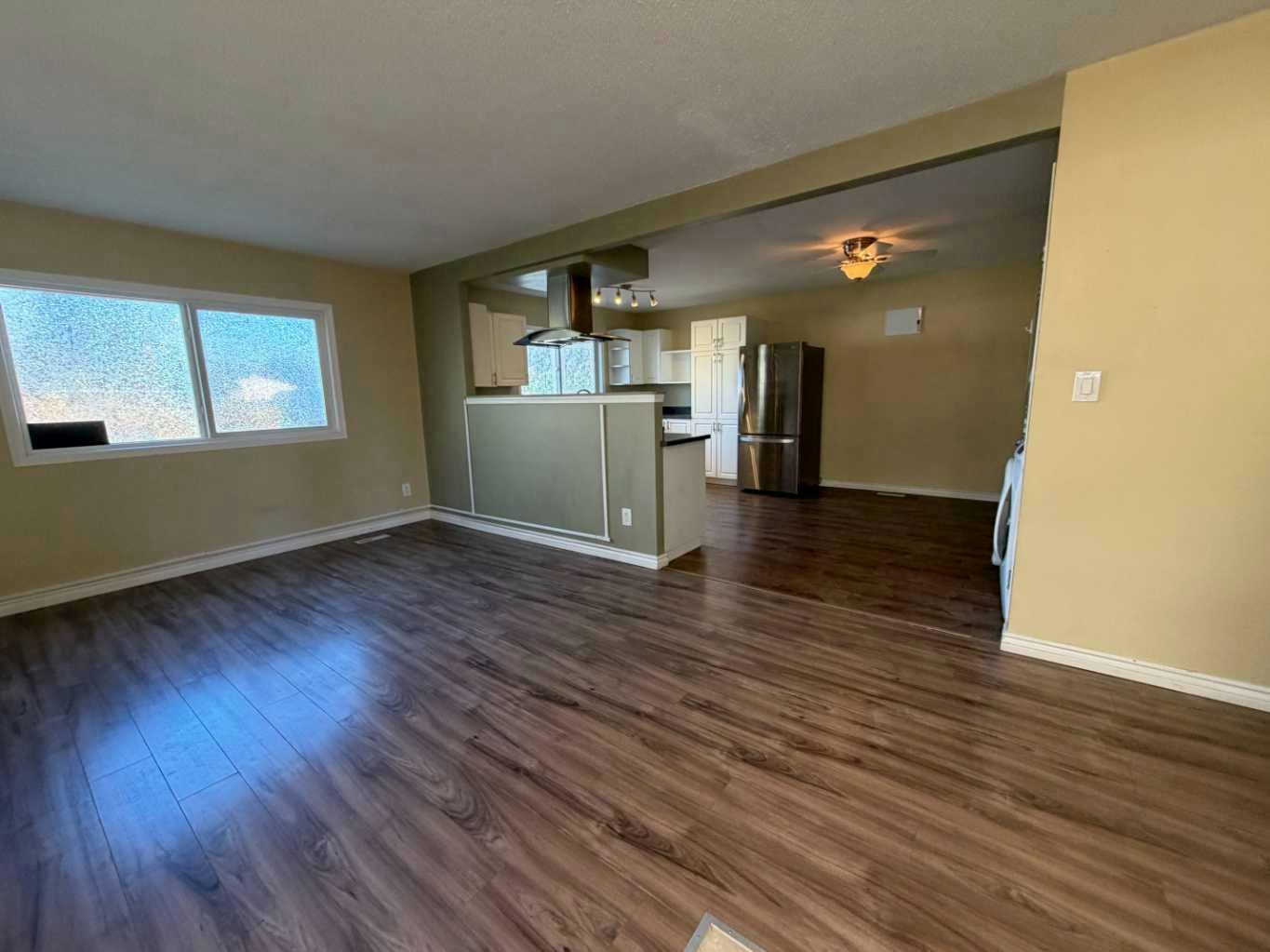 B-11320 97 Street, Grande Prairie, AB, T8V 3M9 - 5