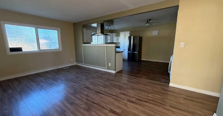 B-11320 97 Street, Grande Prairie, AB, T8V 3M9 - 2