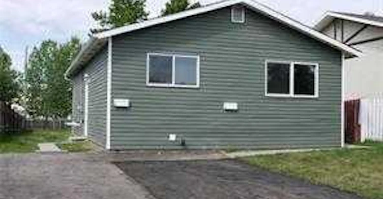 B-11320 97 Street, Grande Prairie, AB, T8V 3M9