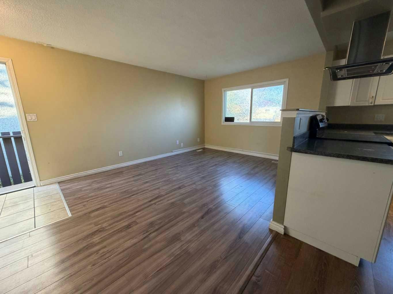 B-11320 97 Street, Grande Prairie, AB, T8V 3M9 - 4