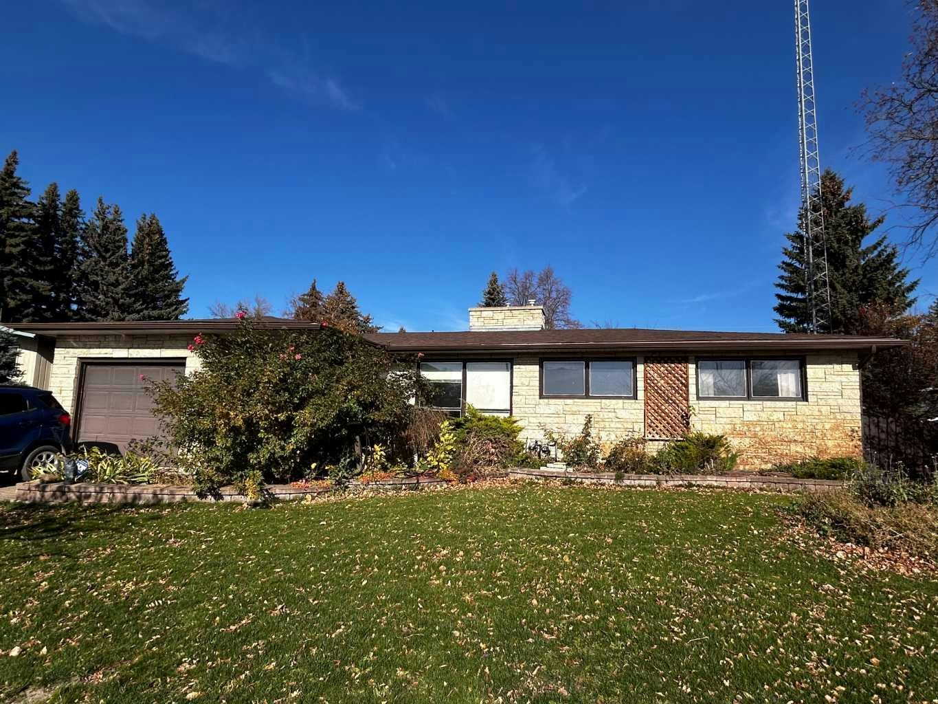 808 4 Avenue W, Brooks, AB, T1R 0B5