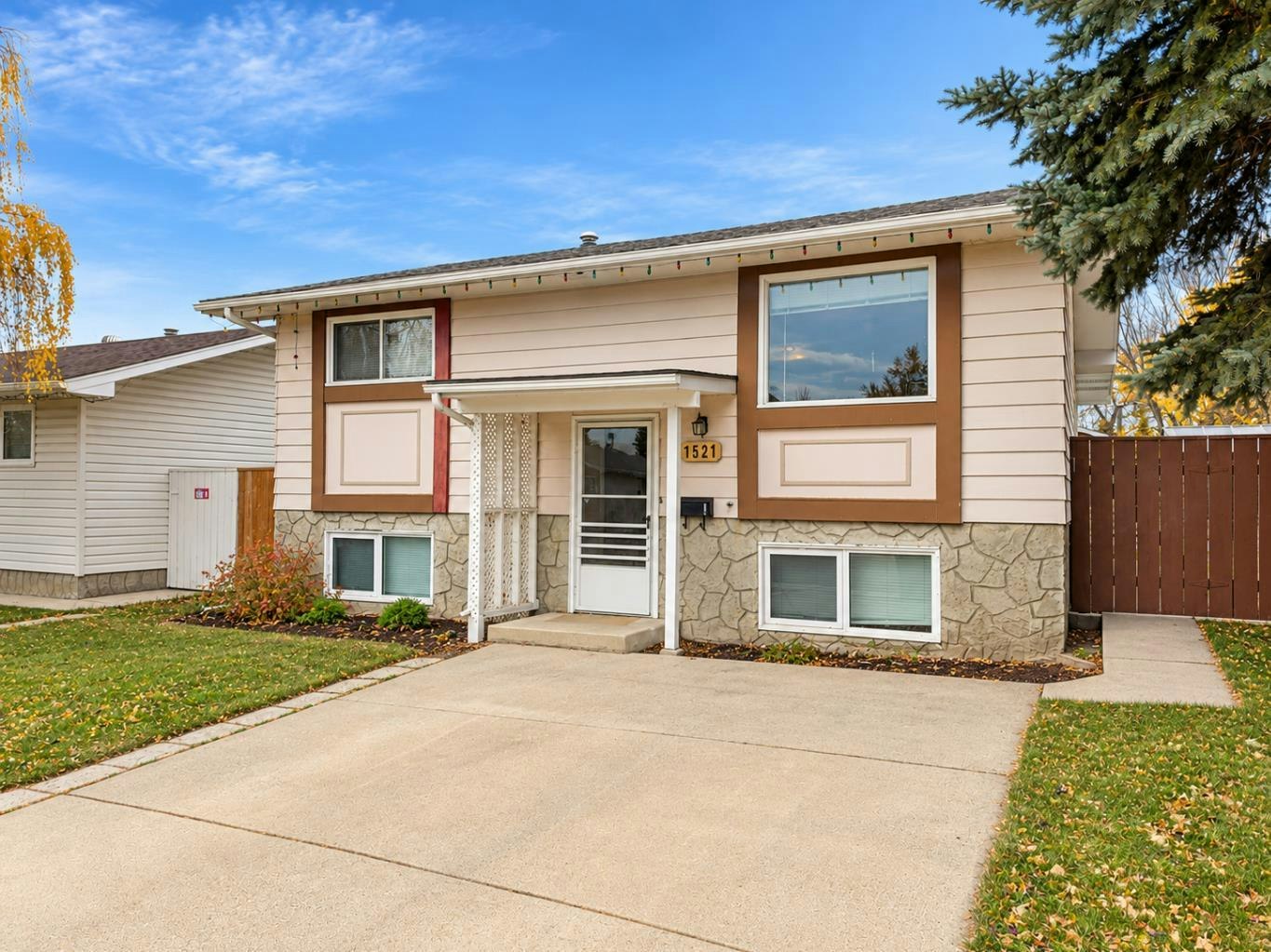 1521 19 Avenue N, Lethbridge, AB, T1H 4W2