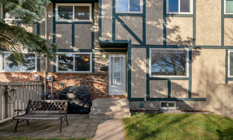 81-203 Lynnview Road SE