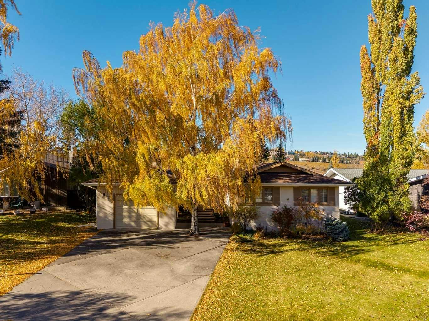 339 Wildwood Drive SW, Calgary, AB, T3C 3E4