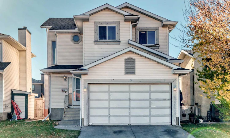 66 Harvest Oak Crescent NE