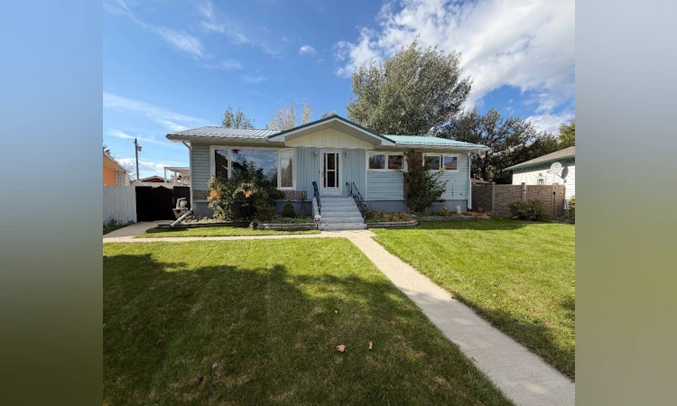 31 9 Street W