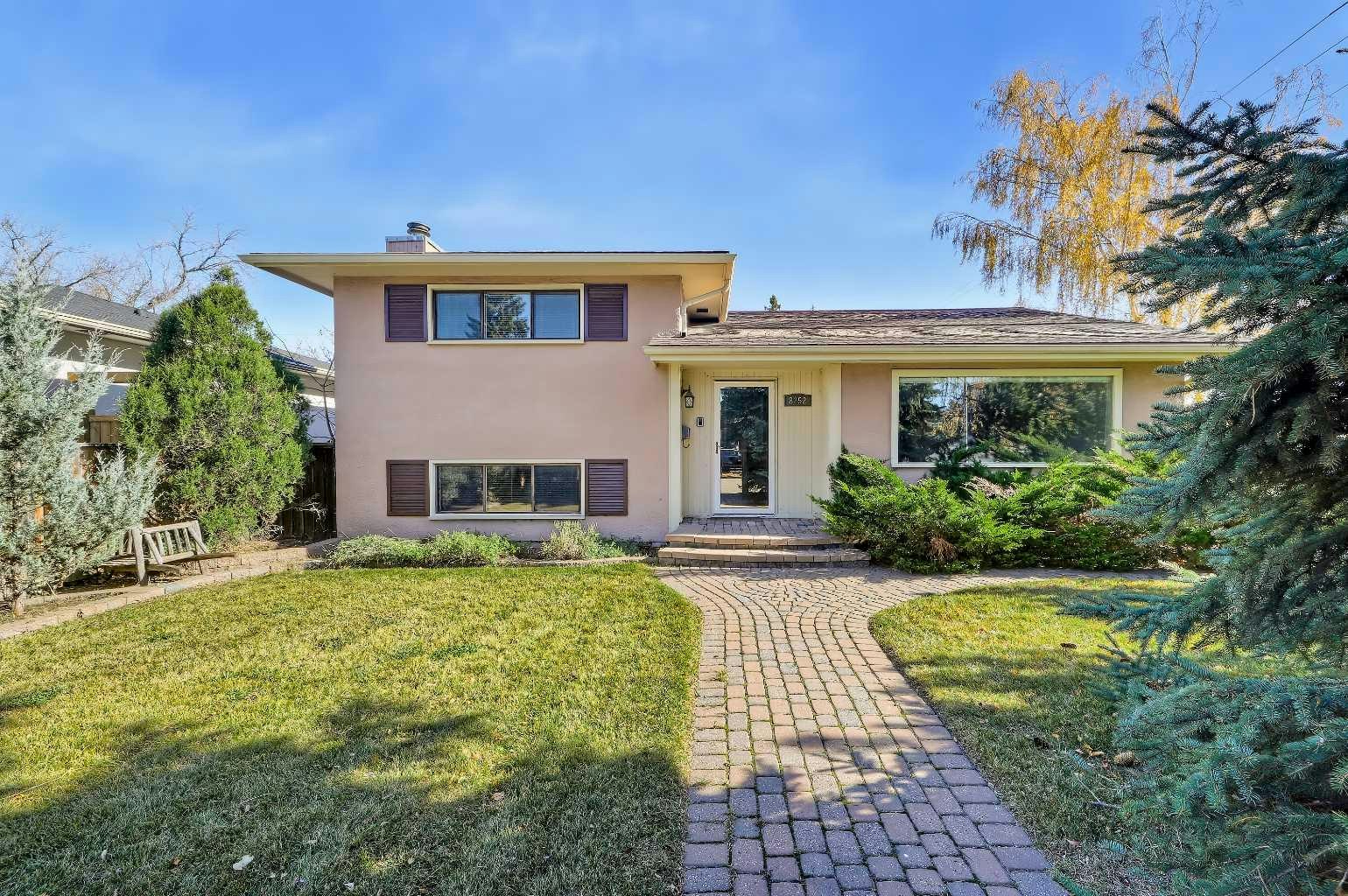 8252 7 Street SW, Calgary, AB, T2V 1G6