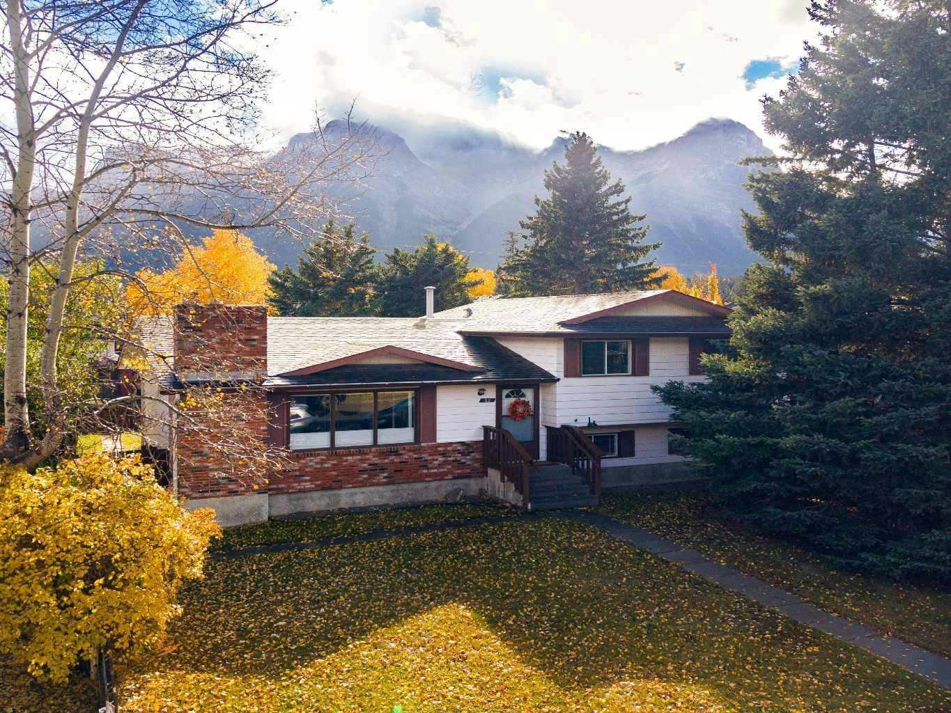 32 Mount Peechee Place, Canmore, AB, T1W 1Z4