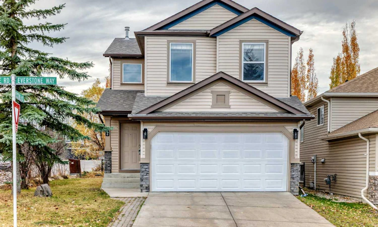140 Everstone Way SW