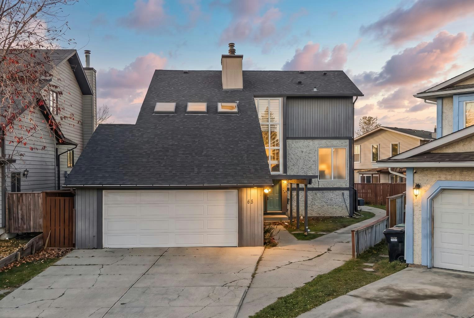 32 Castleglen Court NE, Calgary, AB, T3J 2B8
