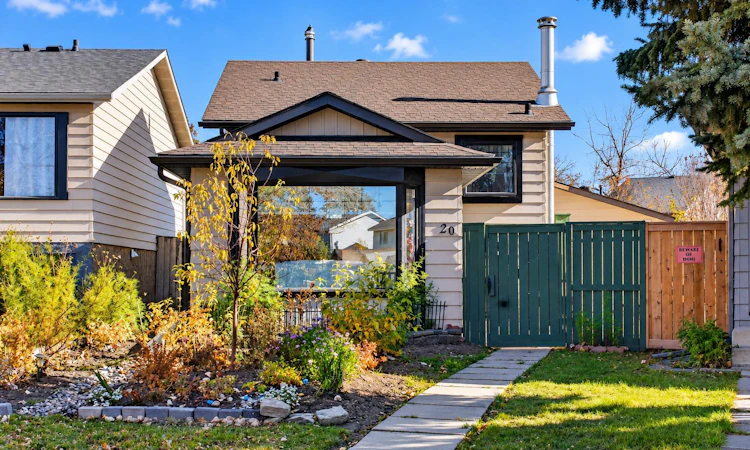 20 Erin Croft Place SE