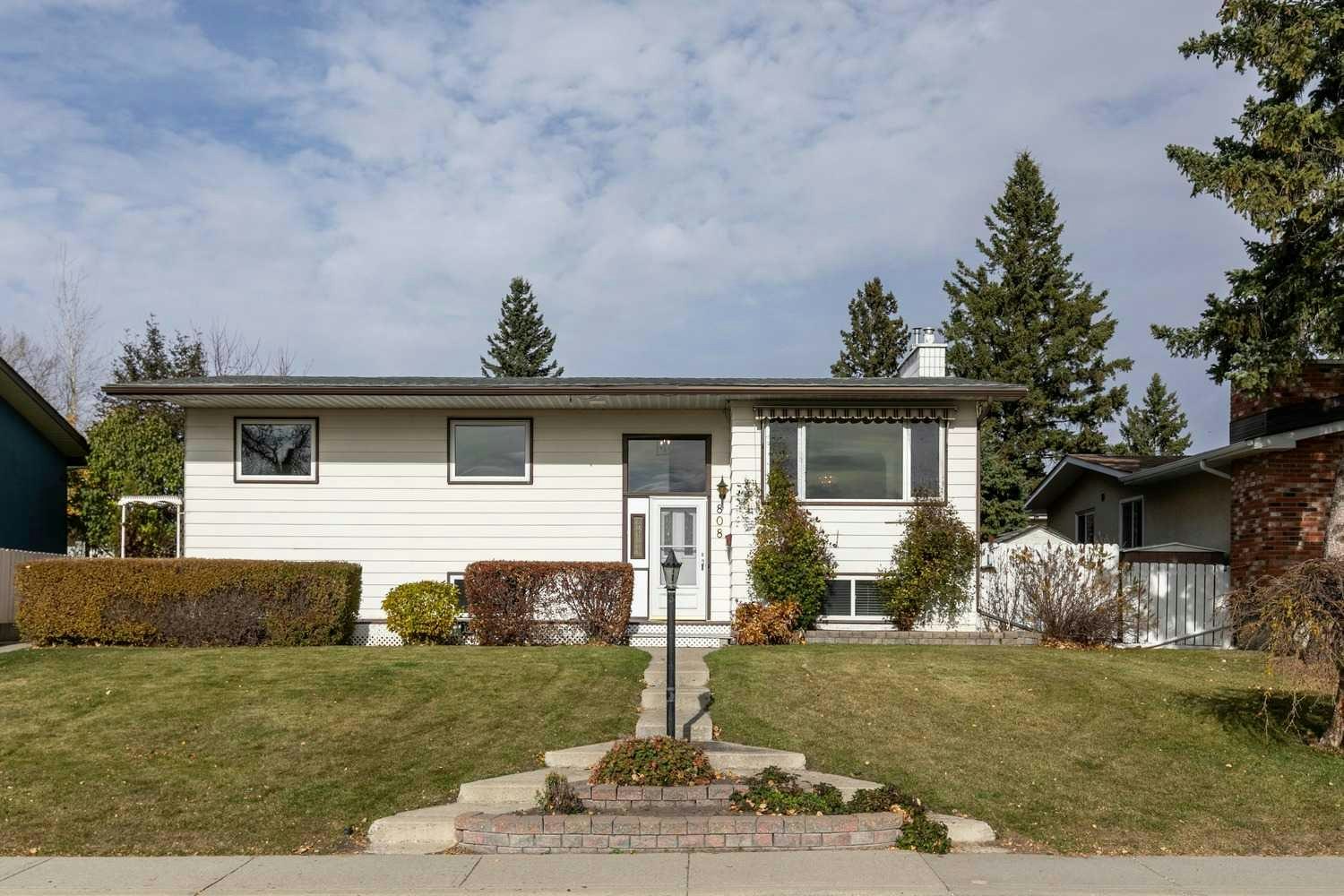 808 Stonehaven Road SW, Calgary, AB, T2W 0P6