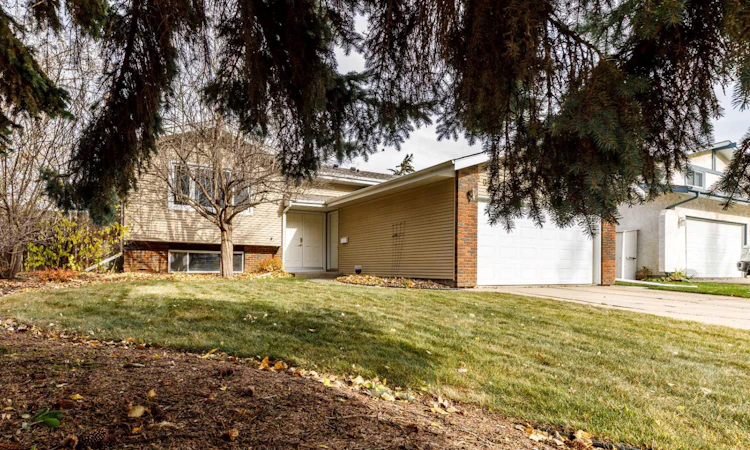 102 Welton Crescent