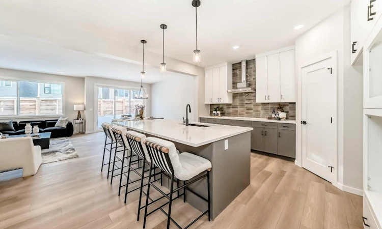 33 Rochester Crescent NW