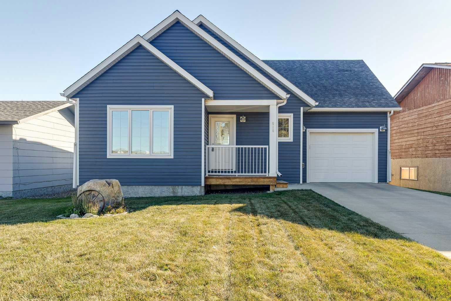 516 School Road, Trochu, AB, T0M 2C0