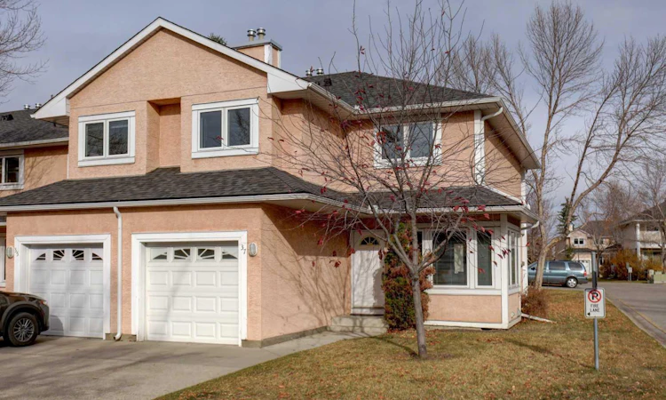 37-388 Sandarac Drive NW