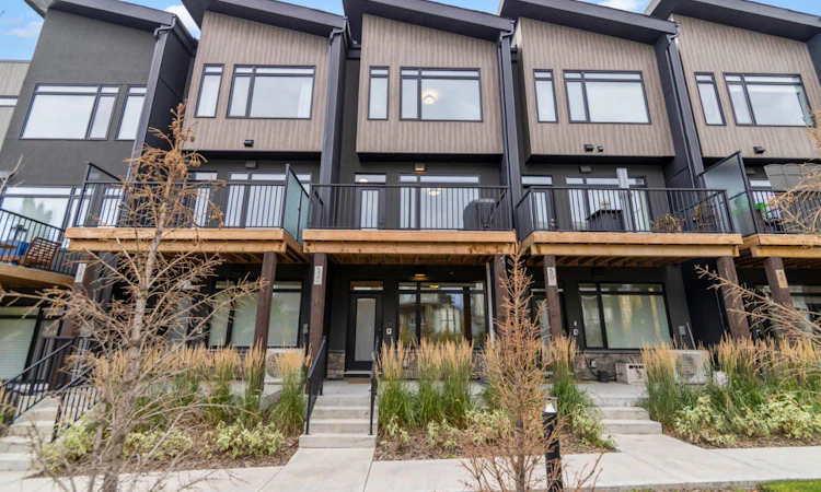 52 Royal Elm Green NW