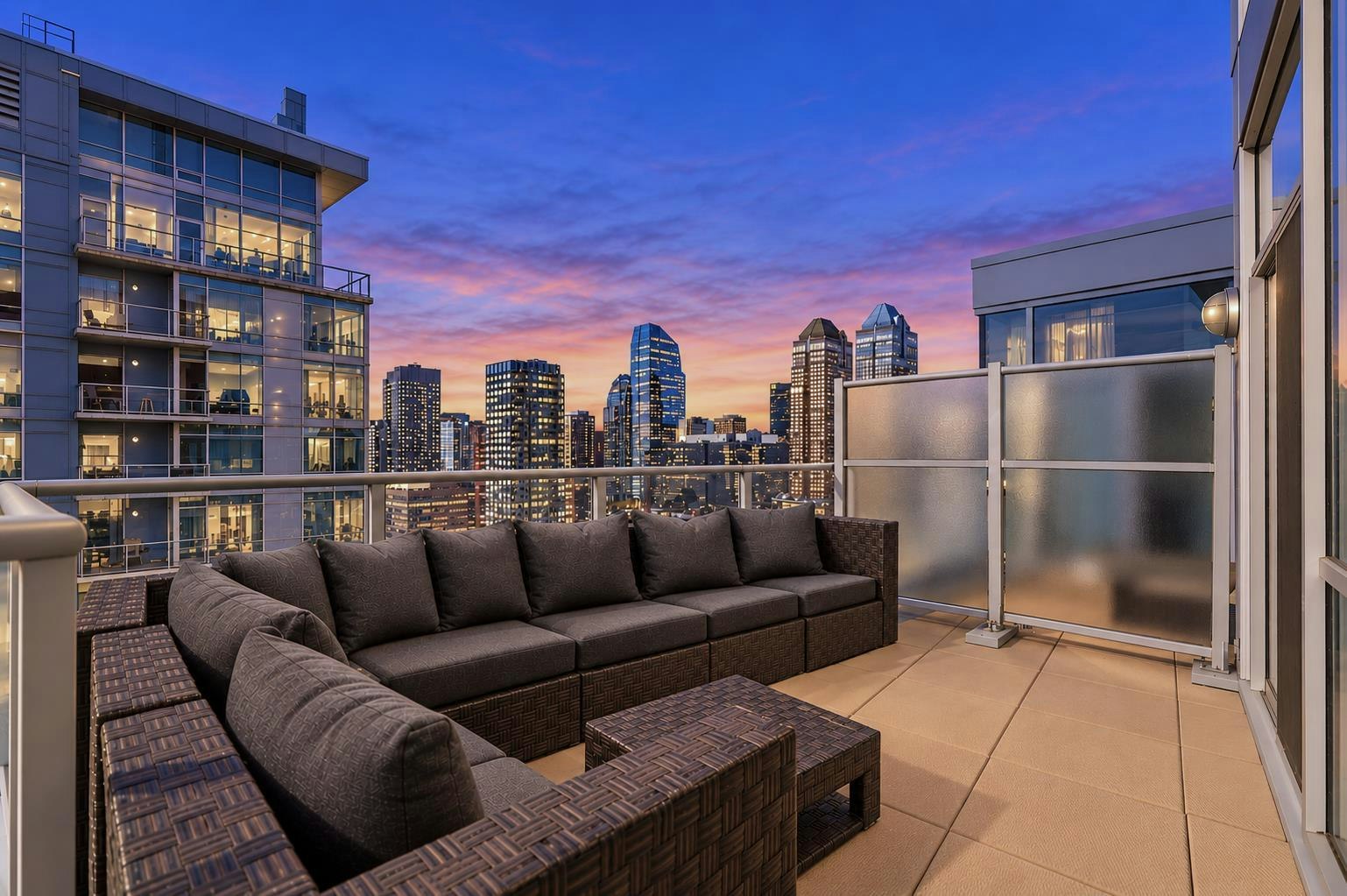 2206-135 13 Avenue SW, Calgary, AB, T2R 0W8