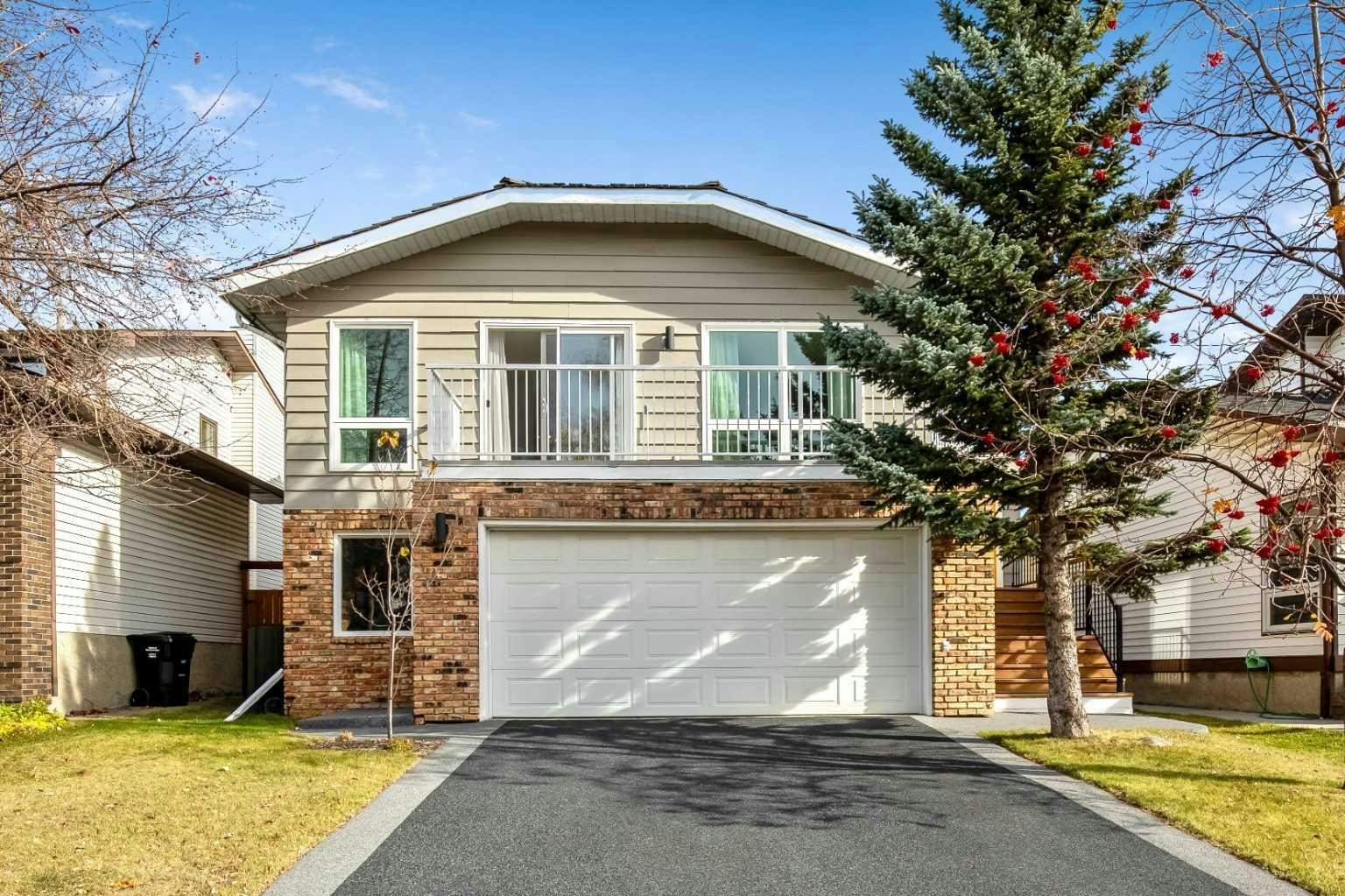71 Strathclair Rise SW, Calgary, AB, T3H 1G3