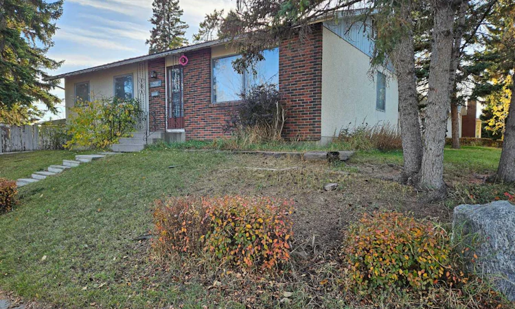 5039-Marchand Crescent Crescent NE