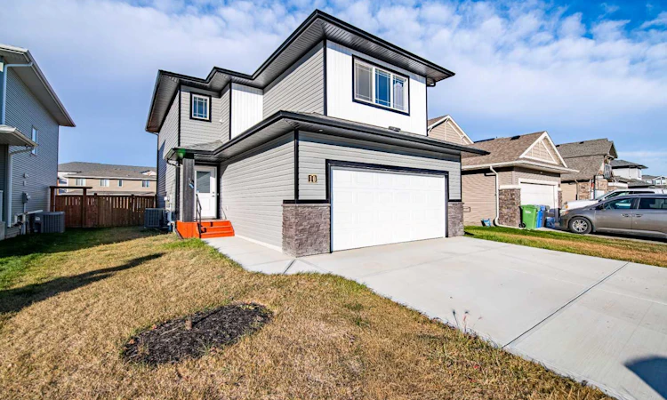 10 Travis Close