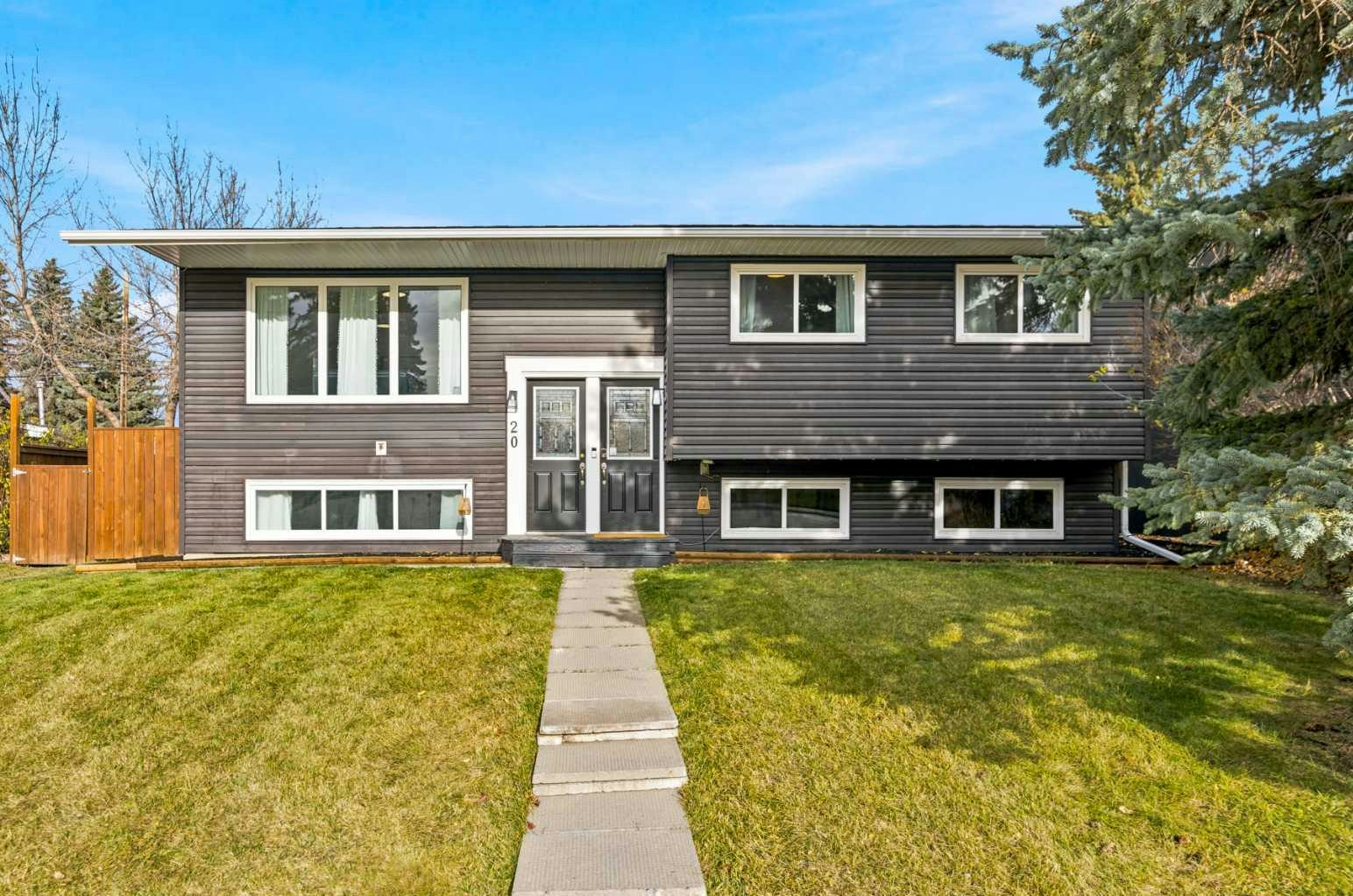 20 Maple Court Crescent SE, Calgary, AB, T2J 1V7