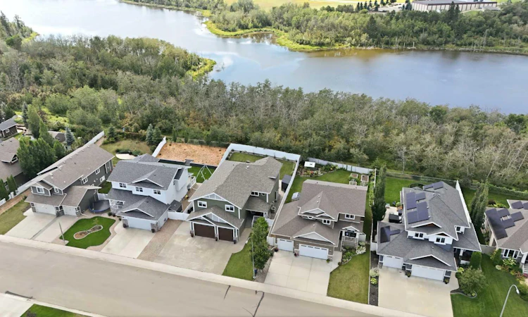 35 Erica Drive