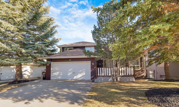 84 Strathlorne Crescent SW