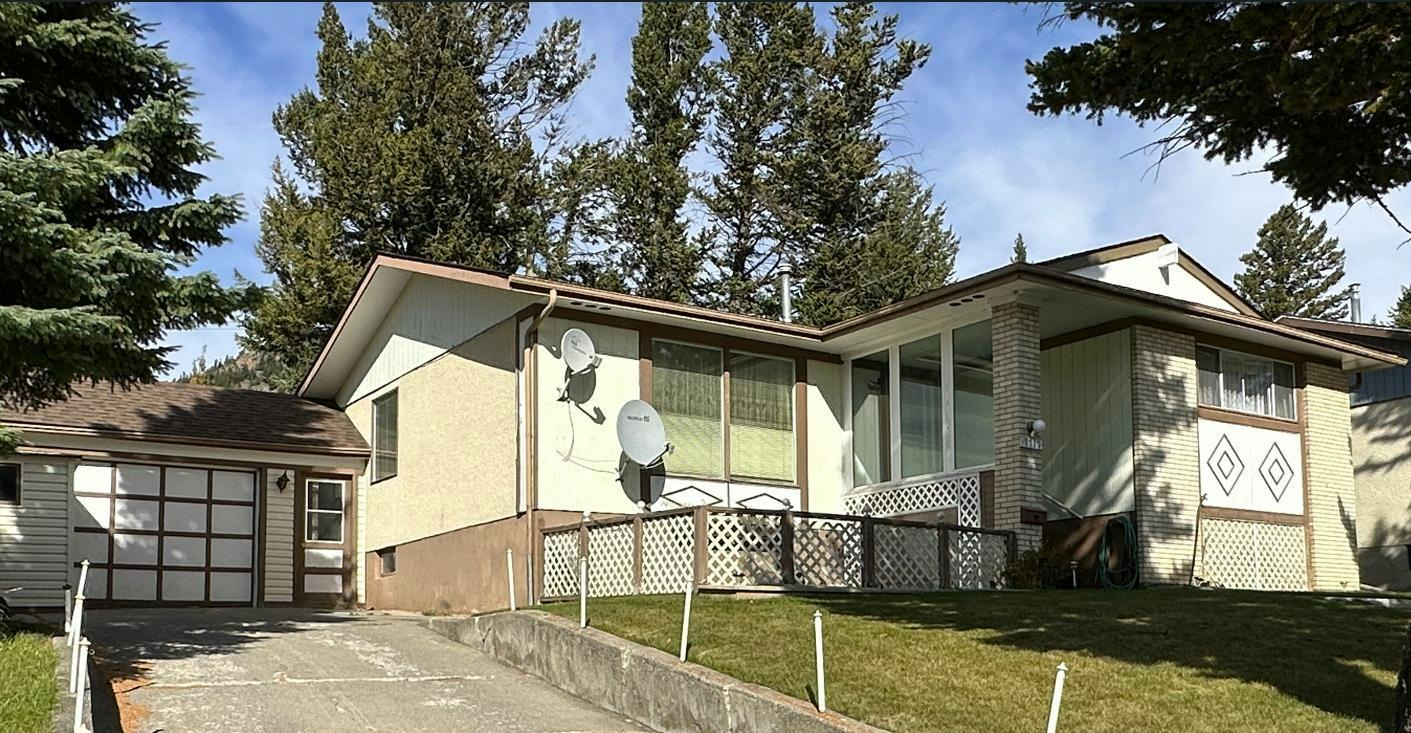 7717 28 Avenue, Crowsnest Pass, AB, T0K 0M0