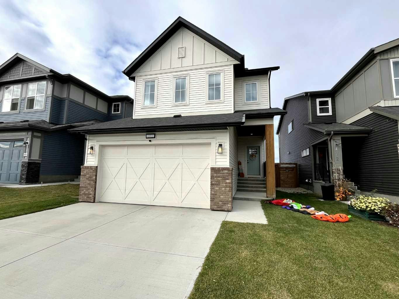 476 Chinook Gate Square Street SW, Airdrie, AB, T4B 4V9