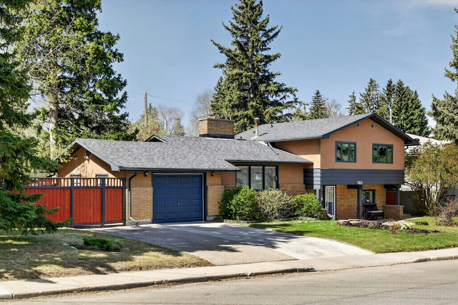3811 24 Street NW, Calgary, AB, T2L 0Y8