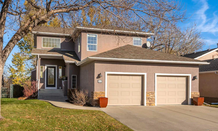 634 Lineham Acres Drive NW