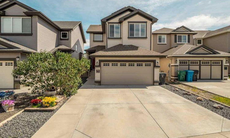386 Moonlight Way W