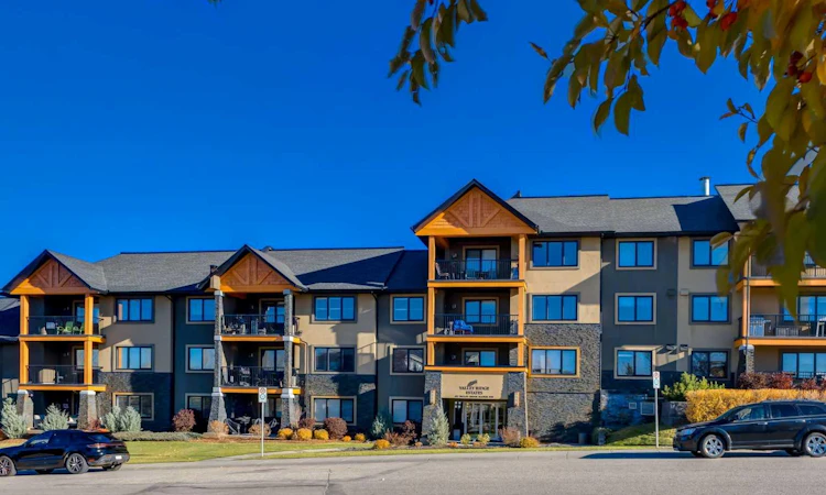 204-103 Valley Ridge Manor NW
