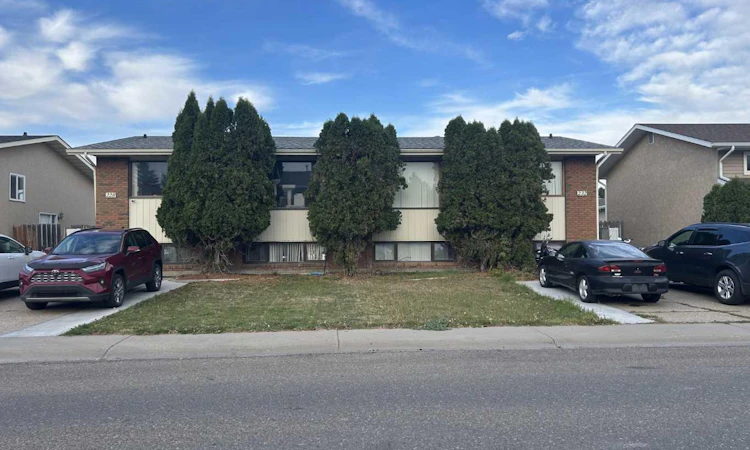 228 & 232 Ross Glen Drive SE