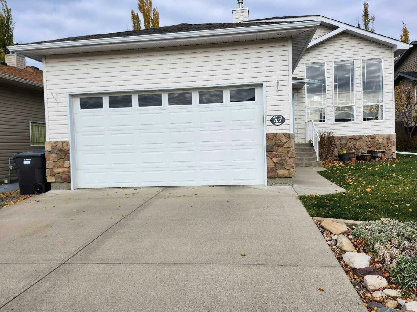 47 Riverbrook Close W, Lethbridge, AB, T1J 0J5