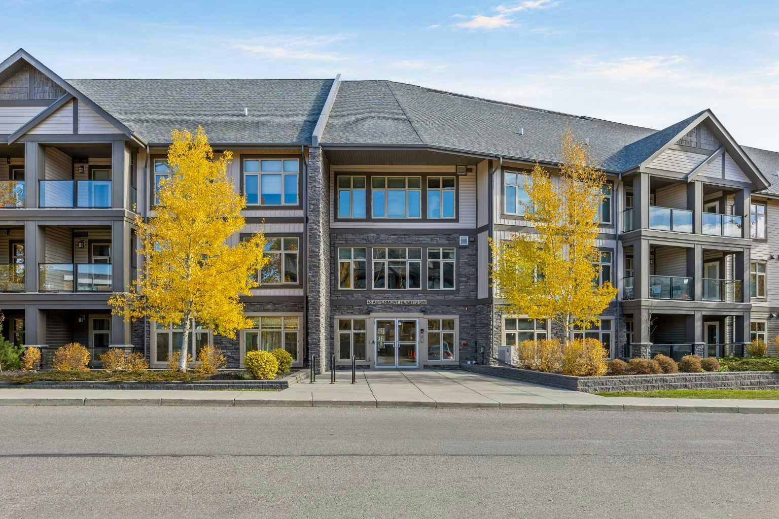 322-45 Aspenmont Heights SW, Calgary, AB, T3H 0E6