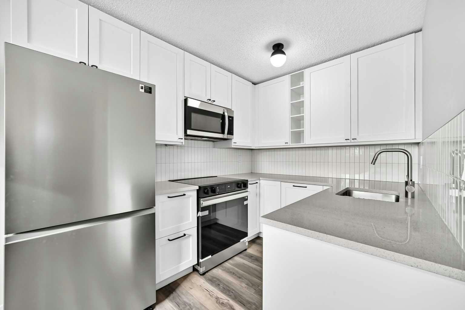 195 Manora Place NE, Calgary, AB, T2X 7A5