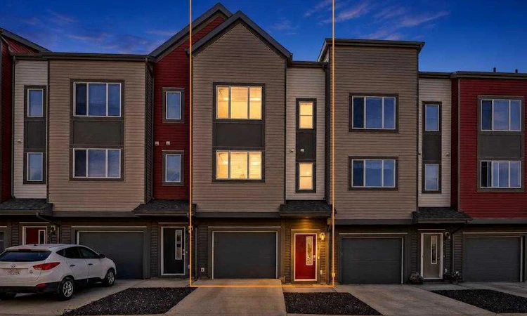 227 Copperpond Row