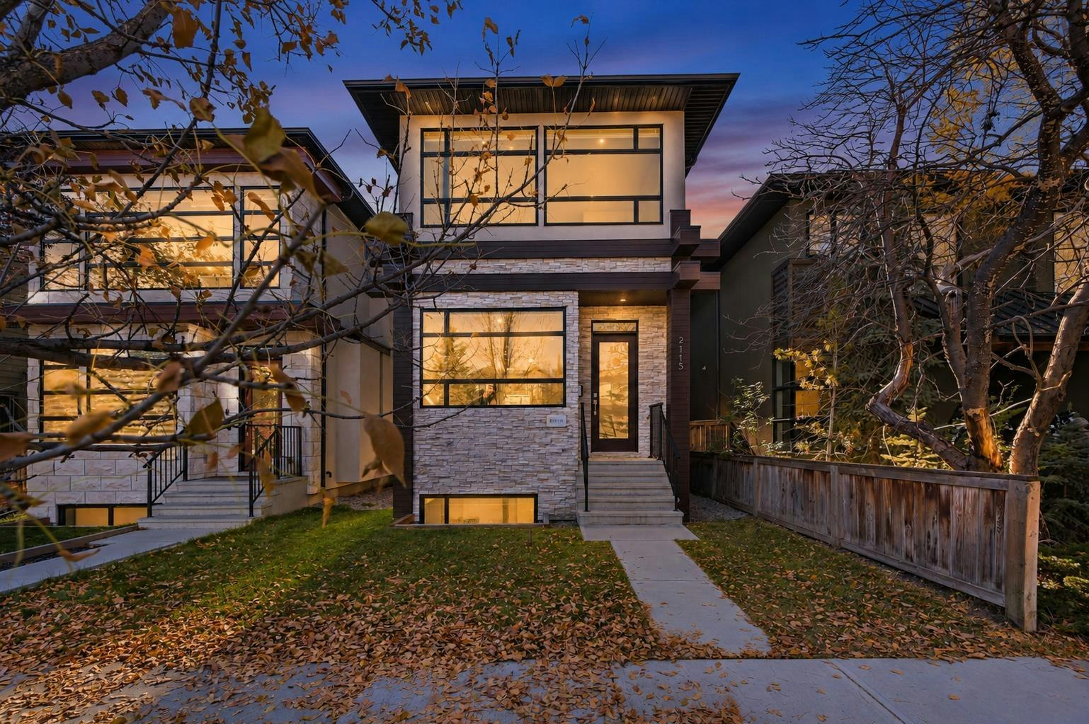 2115 Bowness Road NW, Calgary, AB, T2N 3L2