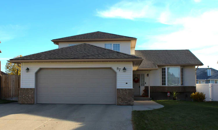 87 Parkland Close E