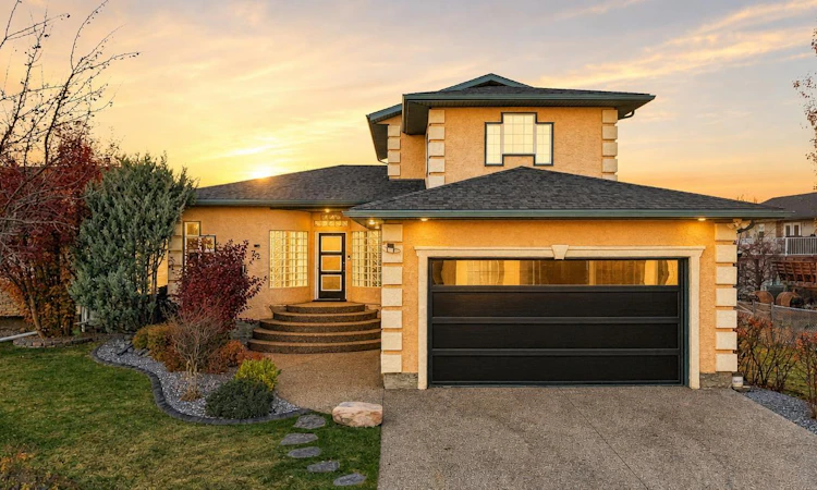 72 Darling Crescent